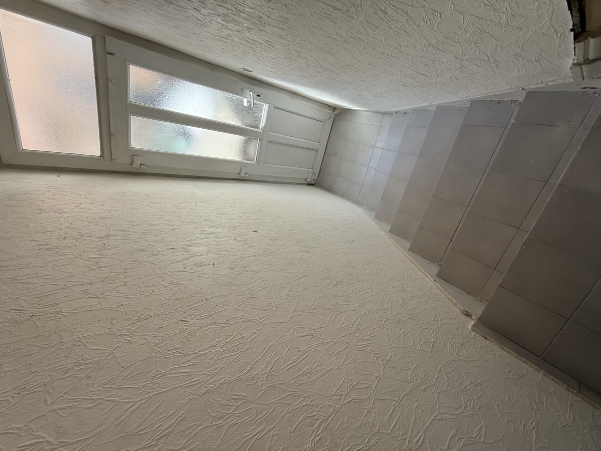 Appartement après débarras — espace dégagé